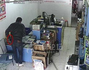 电脑维修店无人看管，男子顺手牵羊盗走手机